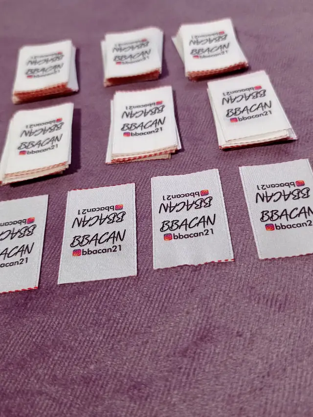 100 Etiquetas Mini tallas surtidas satín, para Accesorios Pequeños  1