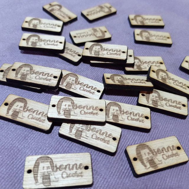 Pack  Etiquetas 4x2 cms de madera Grabado laser 1