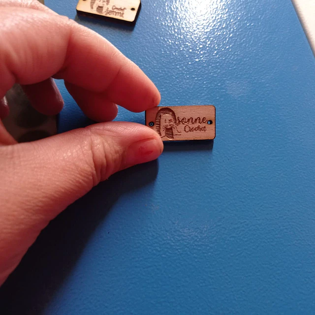 Pack  Etiquetas 4x2 cms de madera Grabado laser 2