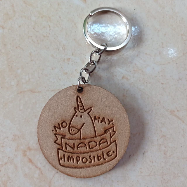 Llaveros madera corte y grabado laser personalizados 4