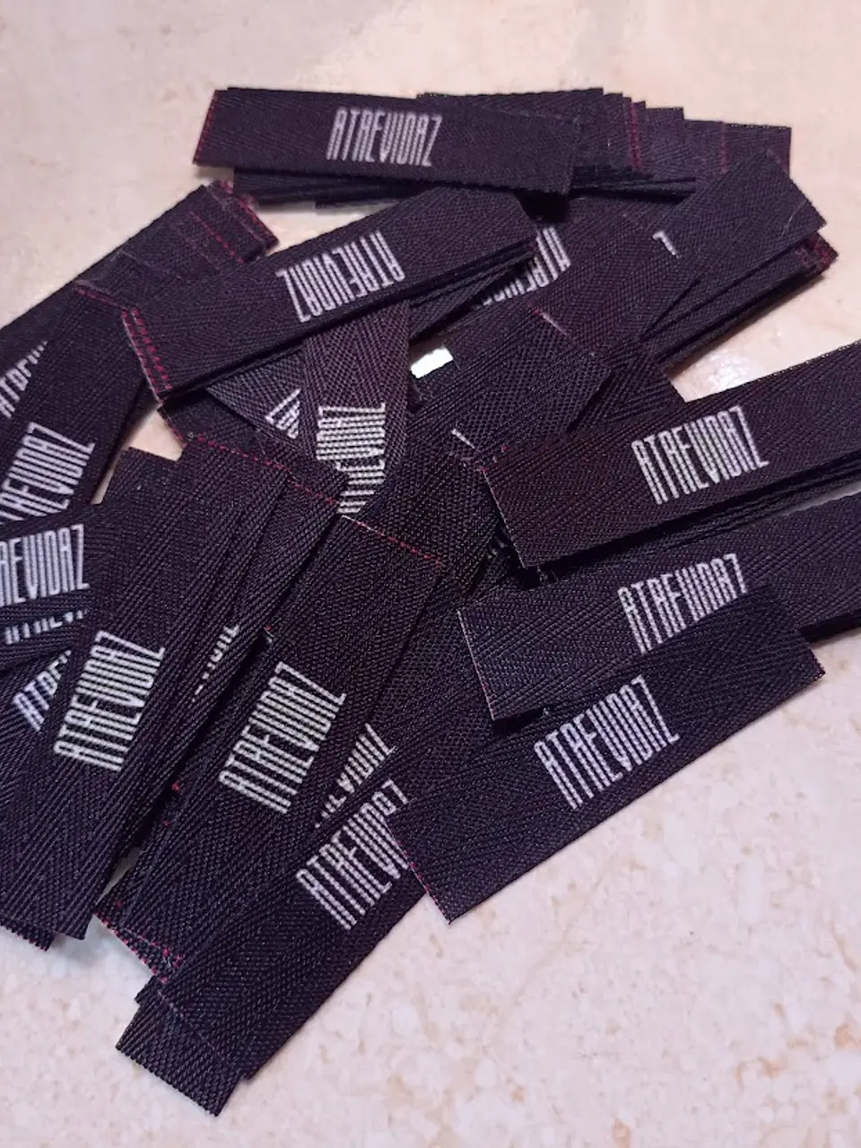 100 Etiquetas Espiga de 2 Cms Personalizadas full color, cortadas y selladas 2