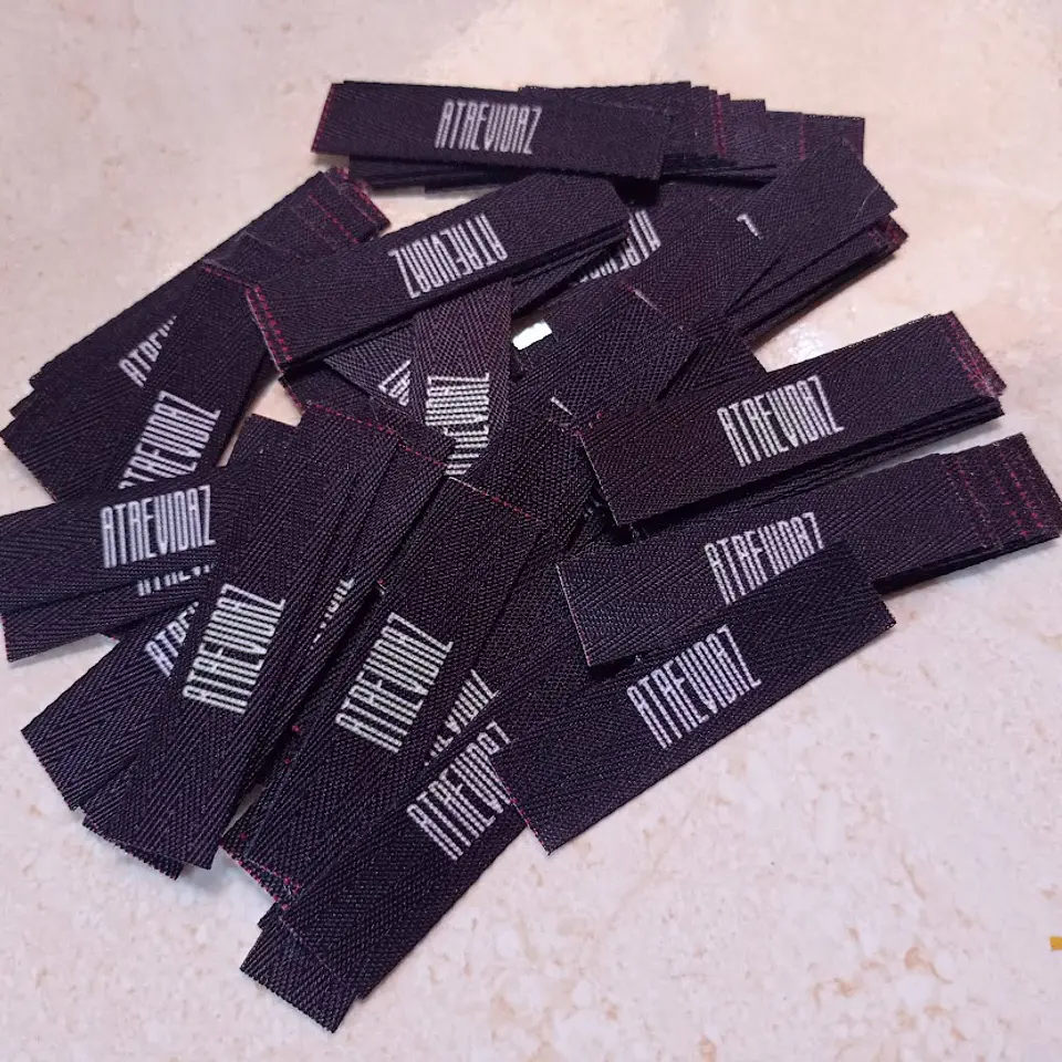 100 Etiquetas Espiga de 2 Cms Personalizadas full color, cortadas y selladas 2