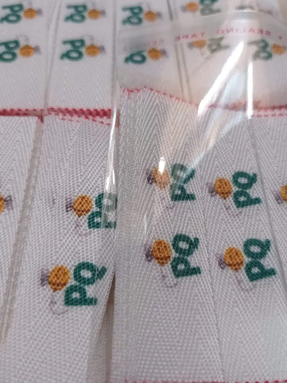 100 Etiquetas Espiga de 2 Cms Personalizadas fondo blanco, cortadas y selladas 5