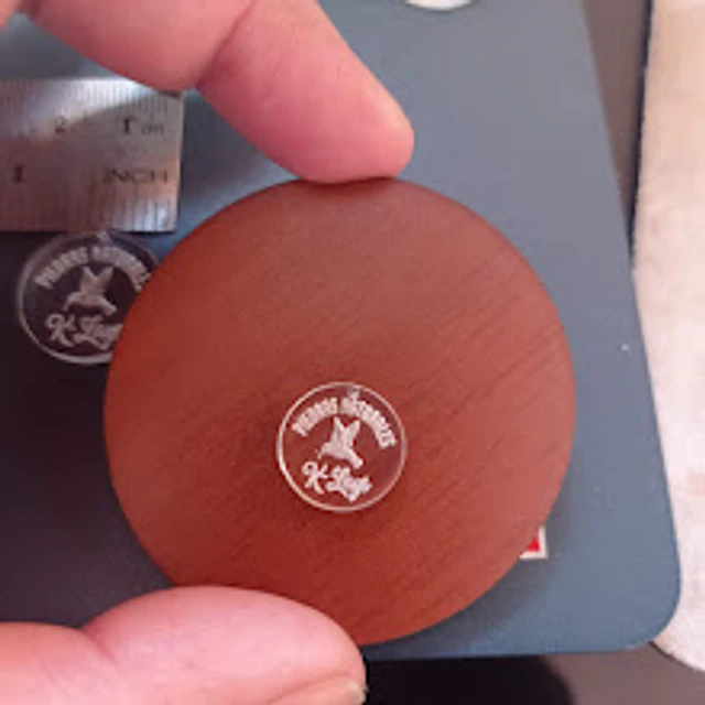 Dijes con logo personalizados 1