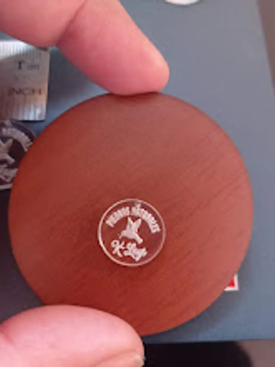 Dijes con logo personalizados 1