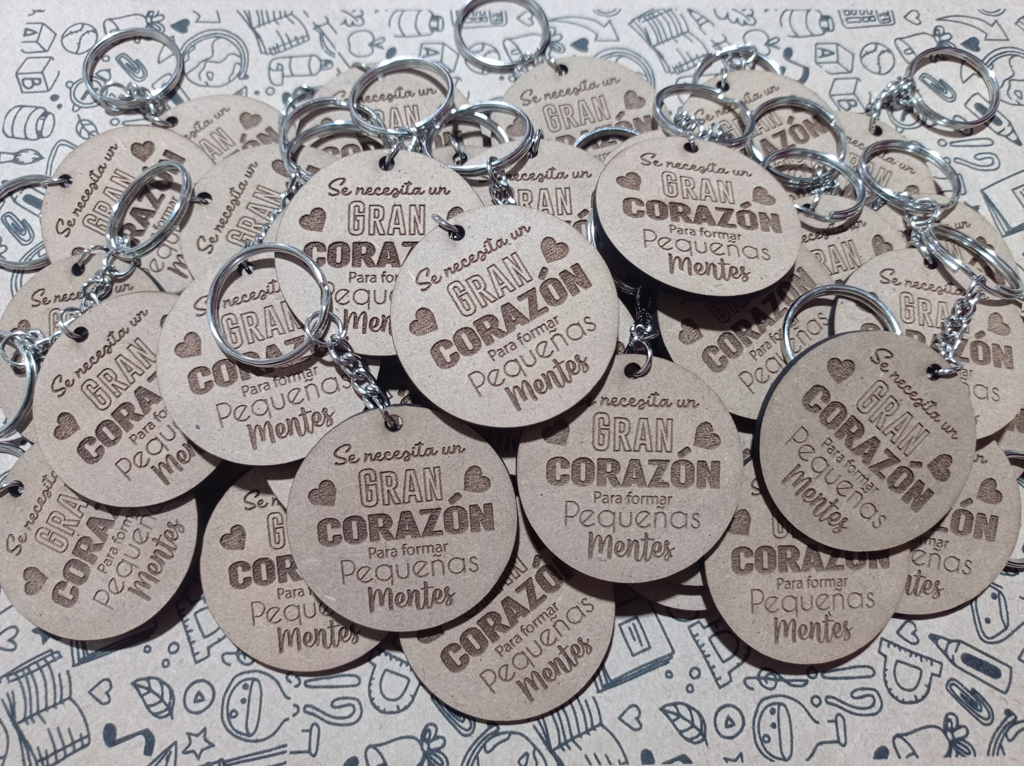 Llaveros grabados personalizados madera 5cm