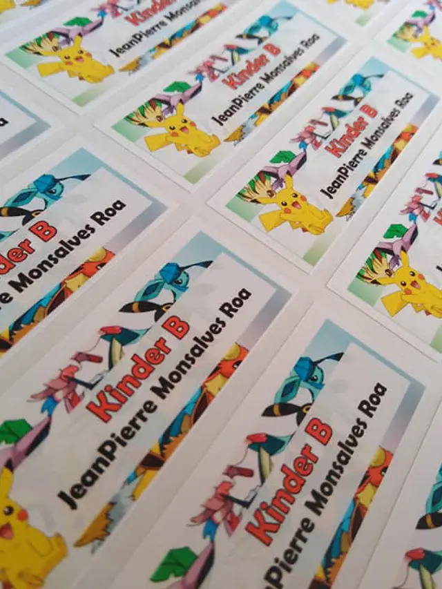 Pack etiquetas ropa y stickers escolares, personajes a elección 6
