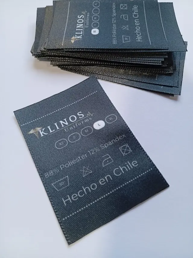 100 Etiquetas tallas surtidas, satín 5x7 cms 1