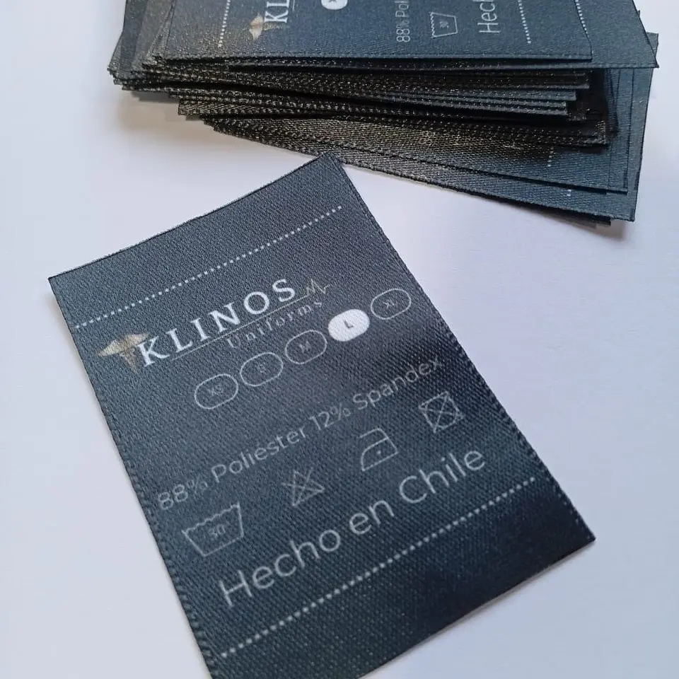 100 Etiquetas tallas surtidas, satín 5x7 cms 2