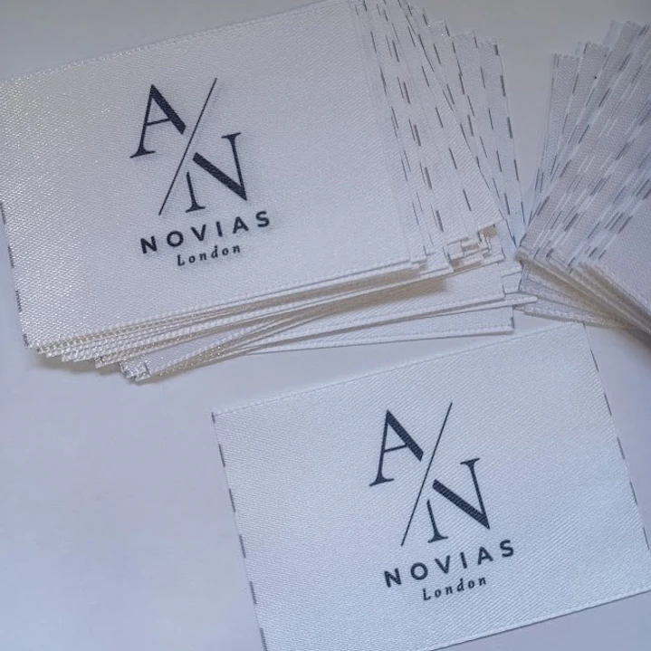 100 Etiquetas Satín 5x4 cms cortadas y selladas 1