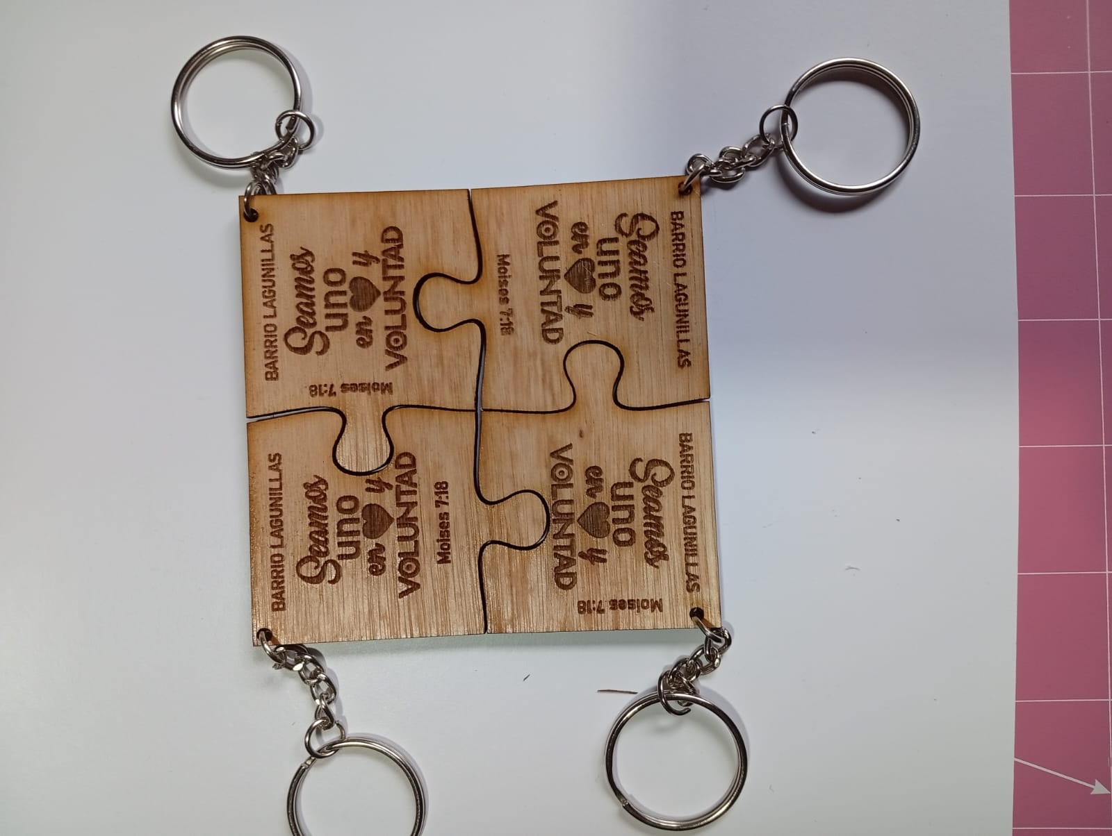 Set de 4 llaveros tipo puzzle