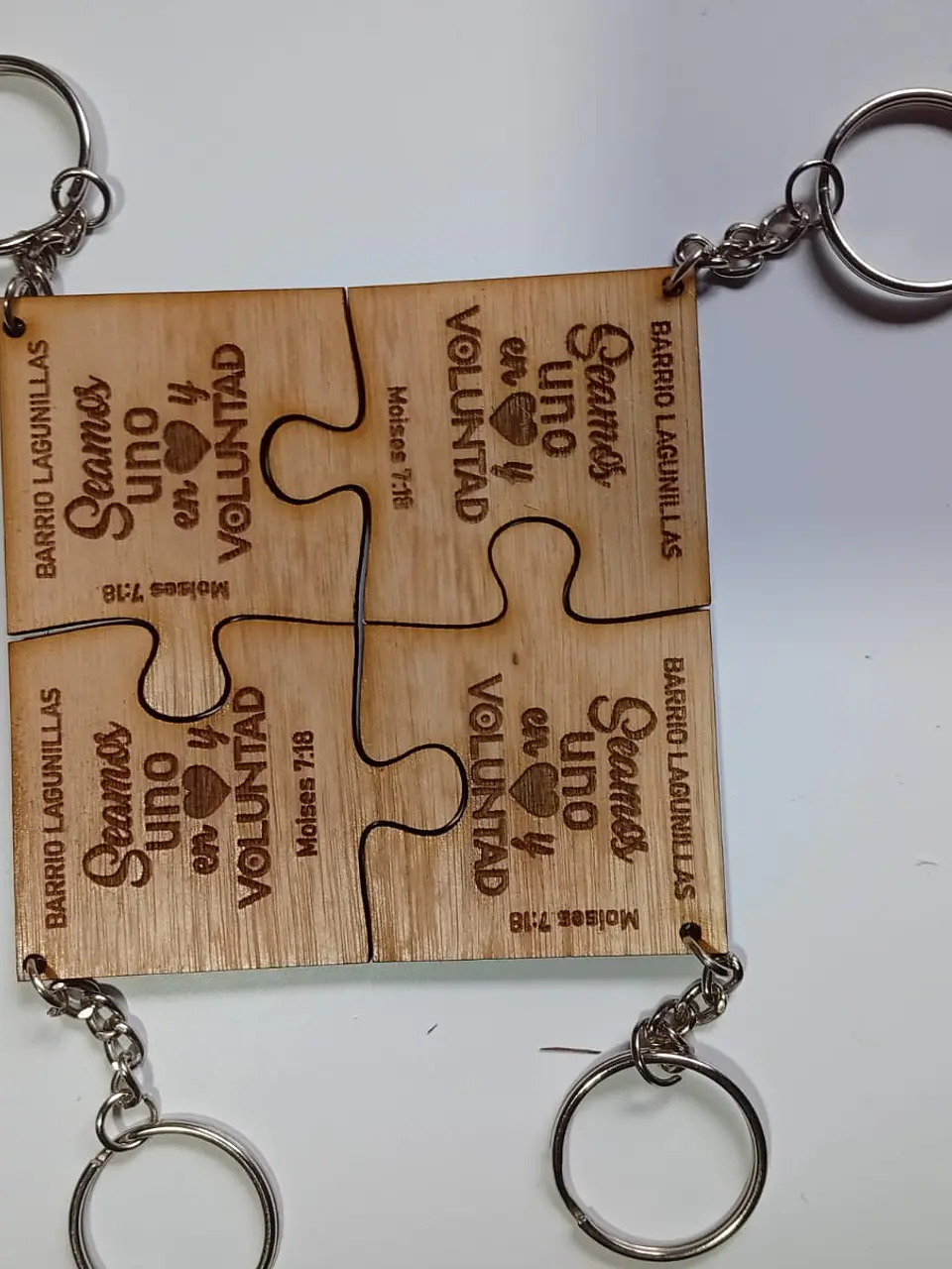 Set de 4 llaveros tipo puzzle 1