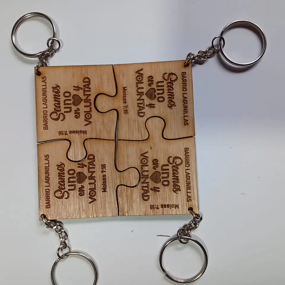 Set de 4 llaveros tipo puzzle 1