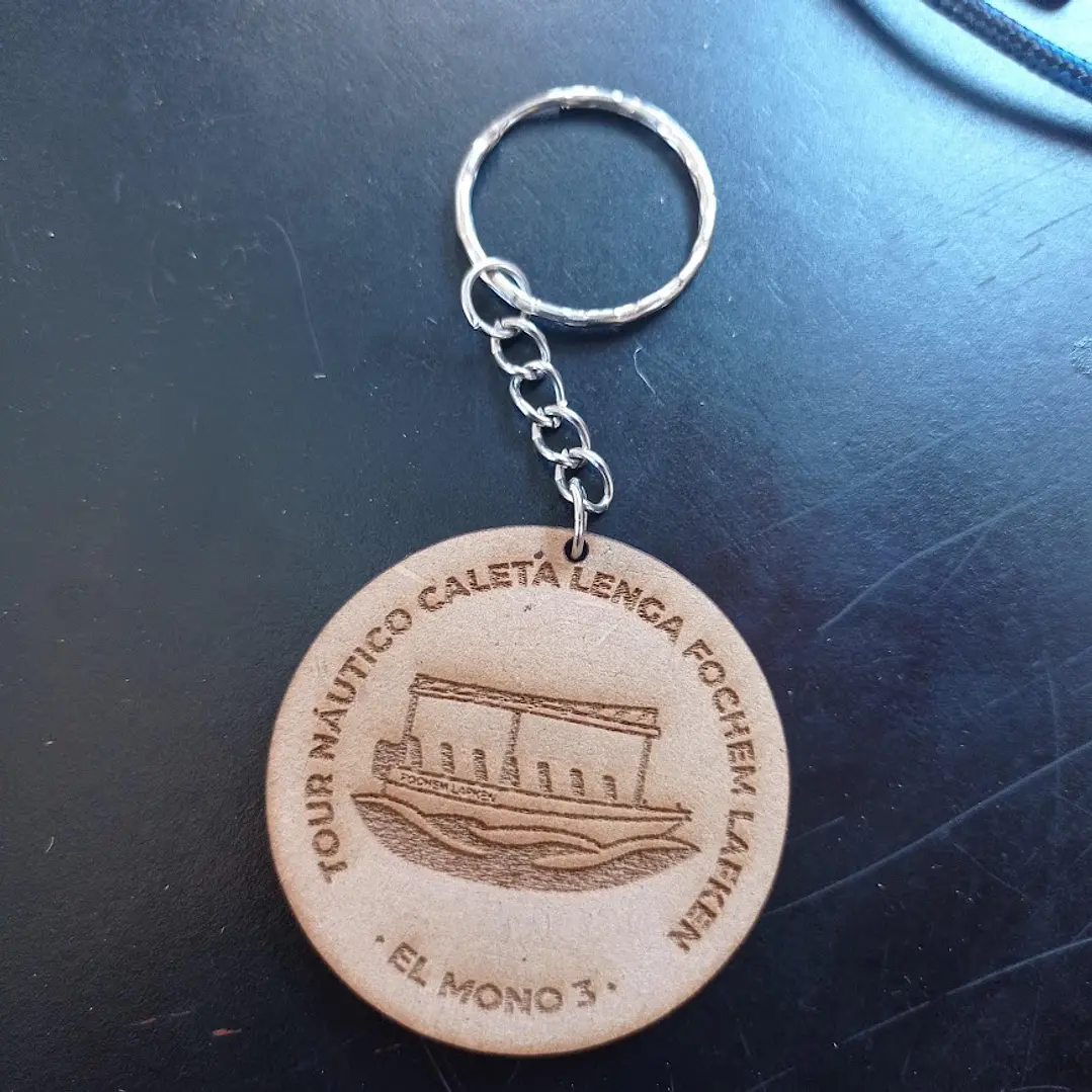 Llaveros con forma personalizada en madera 5