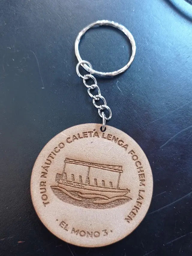 Llaveros con forma personalizada en madera 5