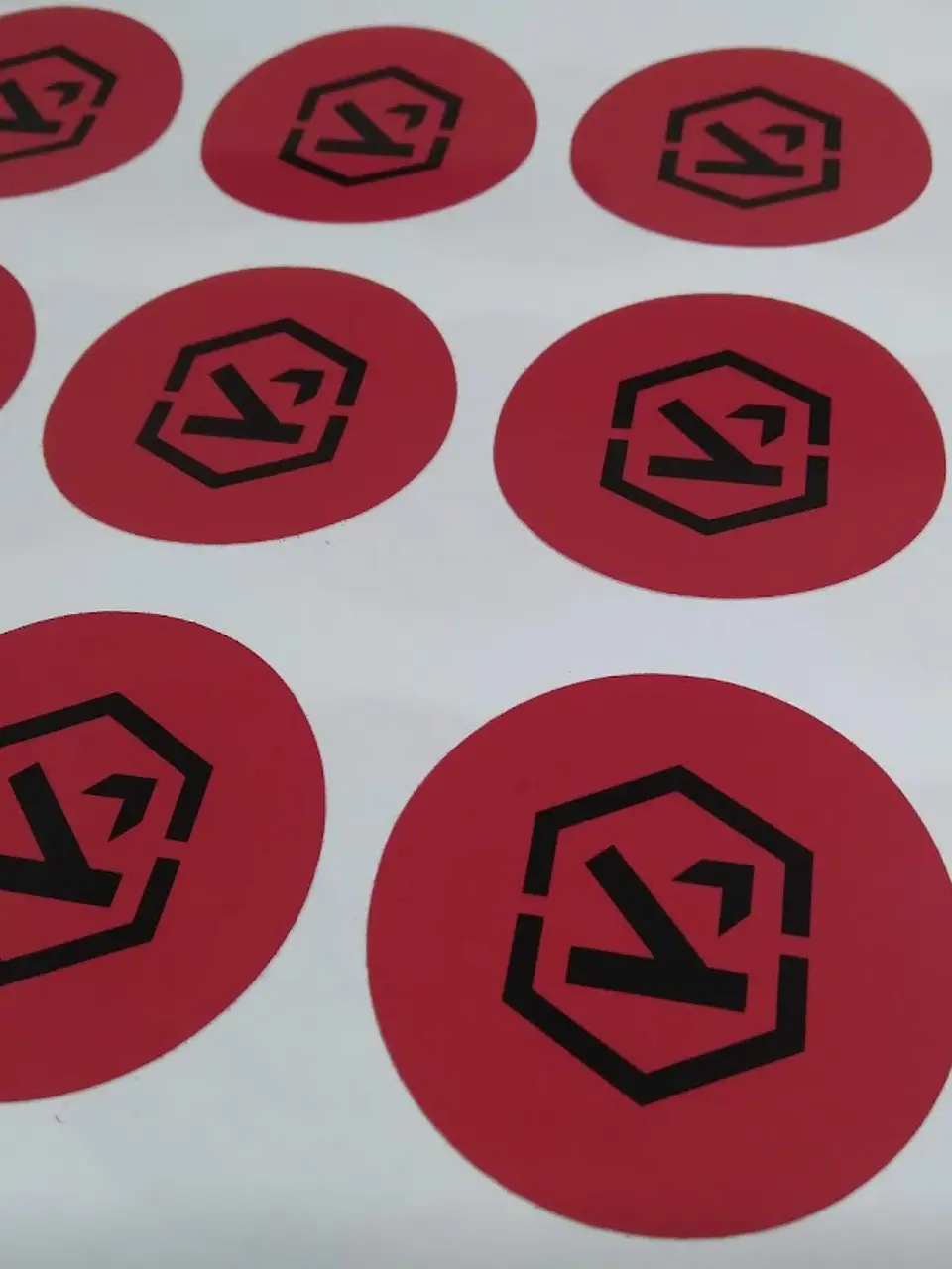 Pack 100 Stickers 5x5 o 5 cms personalizados 2