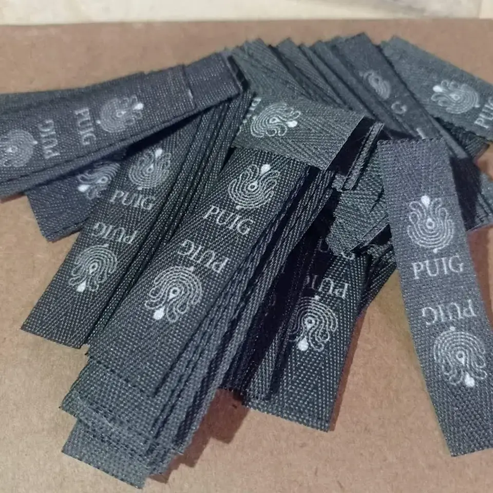 Pack 1.000 Etiquetas de costura personalizadas en Cinta Espiga 4
