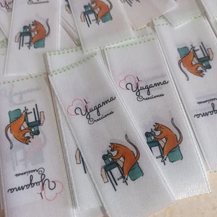 Pack 1.000 Etiquetas de costura personalizadas en Cinta Satín