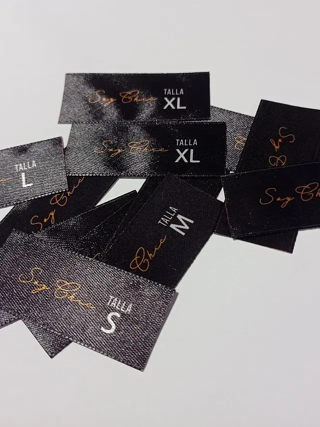 Pack 1.000 Etiquetas de costura personalizadas en Cinta Satín 3