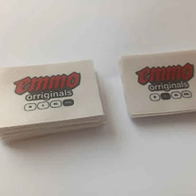 100 Etiquetas tallas surtidas, satín 5x7 cms 1