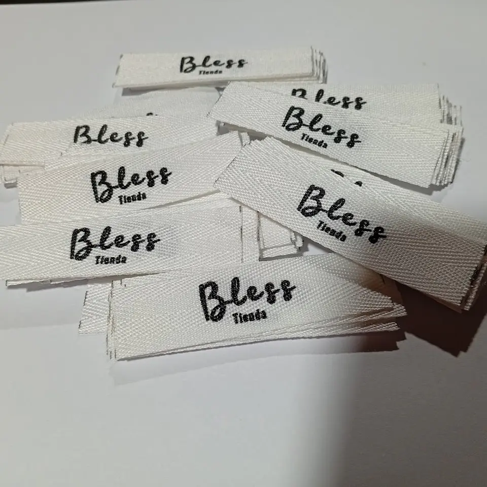 100 Etiquetas Espiga de 2 Cms Personalizadas fondo blanco, cortadas y selladas 2