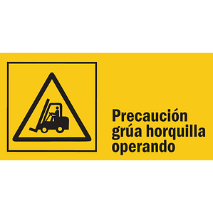 Grúa horquilla operando