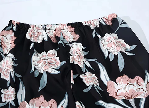 Pijama Satin Short Floreado Diseño Unico Negro Liso S