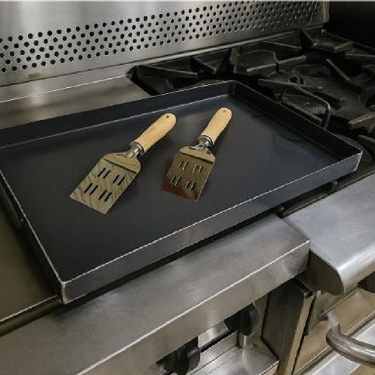 Plancha Churrasquera 45X25 mas dos Espatulas 3