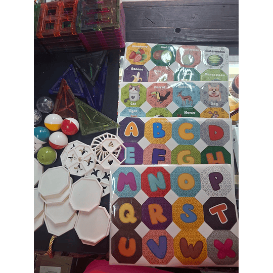 Set bloques magnéticos colores, 101 piezas, con luces,