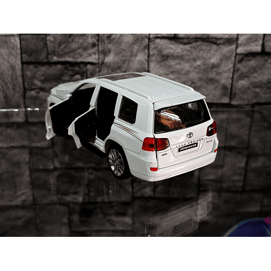 Toyota Land Cruiser LC300 Escala 1:32 - Rey de los Todoterreno Diecast Metal