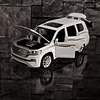Toyota Land Cruiser LC300 Escala 1:32 - Rey de los Todoterreno Diecast Metal