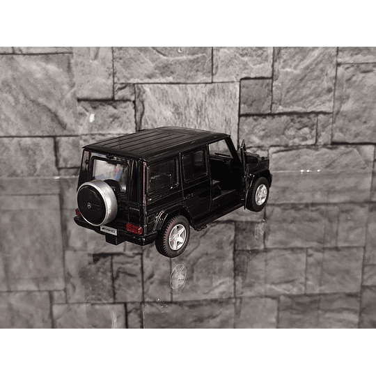 Mercedes-Benz Clase G AMG Escala 1:32 | Metálico - Full Apertura