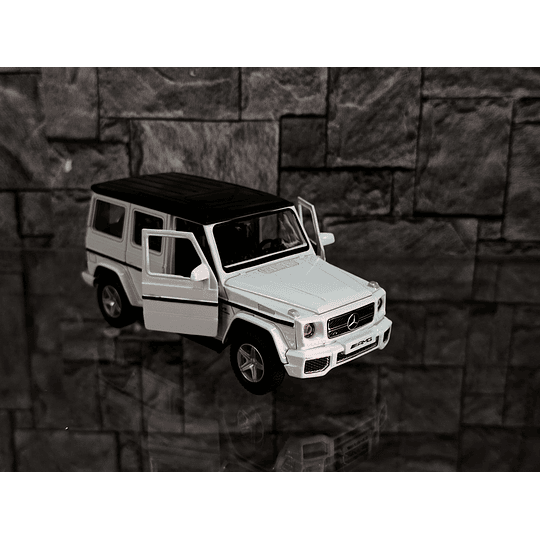 Mercedes-Benz Clase G AMG Escala 1:32 | Metálico - Full Apertura
