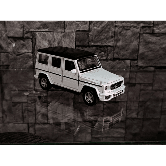Mercedes-Benz Clase G AMG Escala 1:32 | Metálico - Full Apertura
