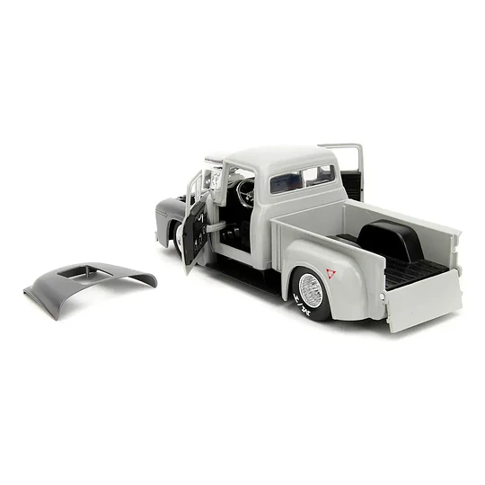 Camioneta Ford F-100 1956 Guile - Street Fighter con Figura | Jada Toys Escala 1:24 | Metal Die-Cast