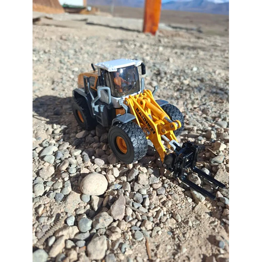 Grua Horquilla Articulada De Alto Tonelaje Escala 1:50 Metal Amarillo