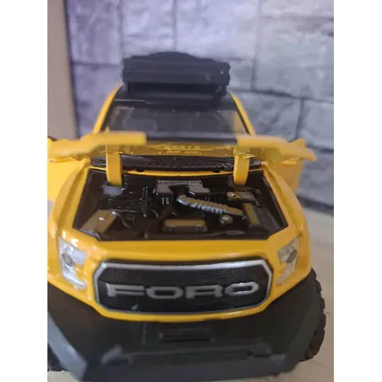 Camioneta A Escala 1:32, Con Luces, Apertura De Puertas Amarillo