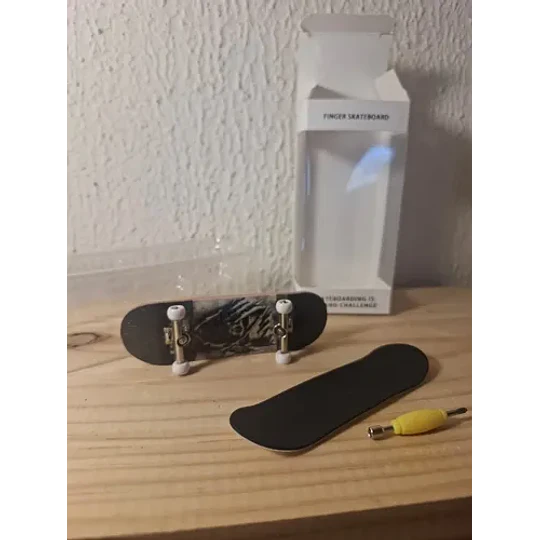 Finger Board Skate Prof. Ruedas Blancas 10 Cm