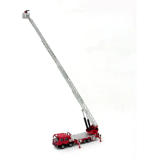 Camión de Bomberos Full Metal - ¡El Héroe en Escala para tu Colección!