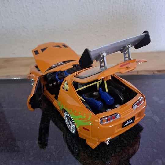 Auto a Escala Toyota Supra Brian O'Conner 1:24 - Fast & Furious Edición 25 Aniversario (Jada Toys)