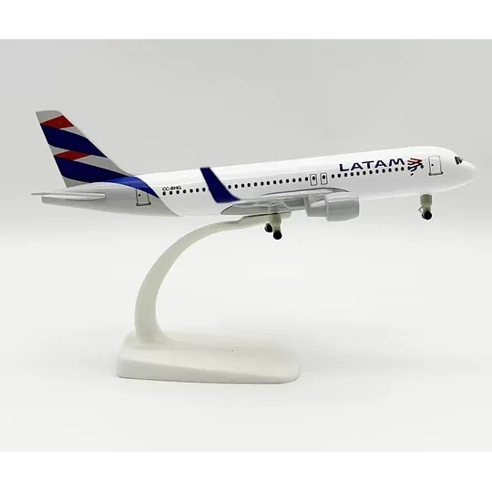 Avión Airbus A320 LATAM 20 cm Metálico con Base