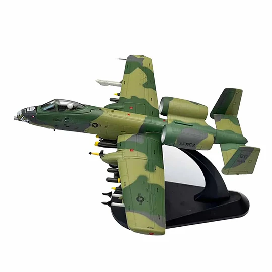 Avión A-10 Thunderbolt II Camuflaje Verde Escala 1:100 Metálico con Base