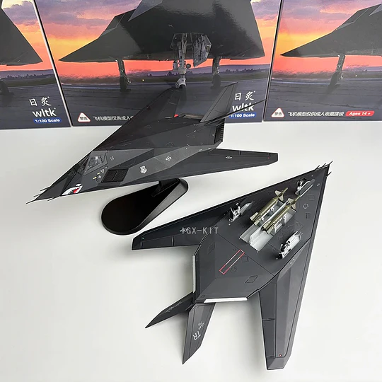 Avión F-117 Nighthawk Escala 1:72 Metálico con Base