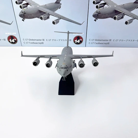 Avión C-17 Globemaster III Escala 1:200 Metálico con Base