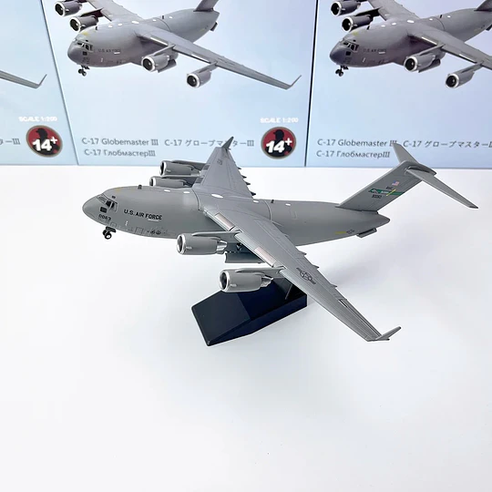 Avión C-17 Globemaster III Escala 1:200 Metálico con Base