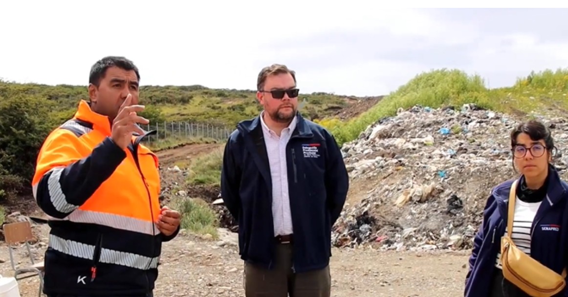Incendio en vertedero de Puerto Natales: focos están extinguidos y continuará monitoreo