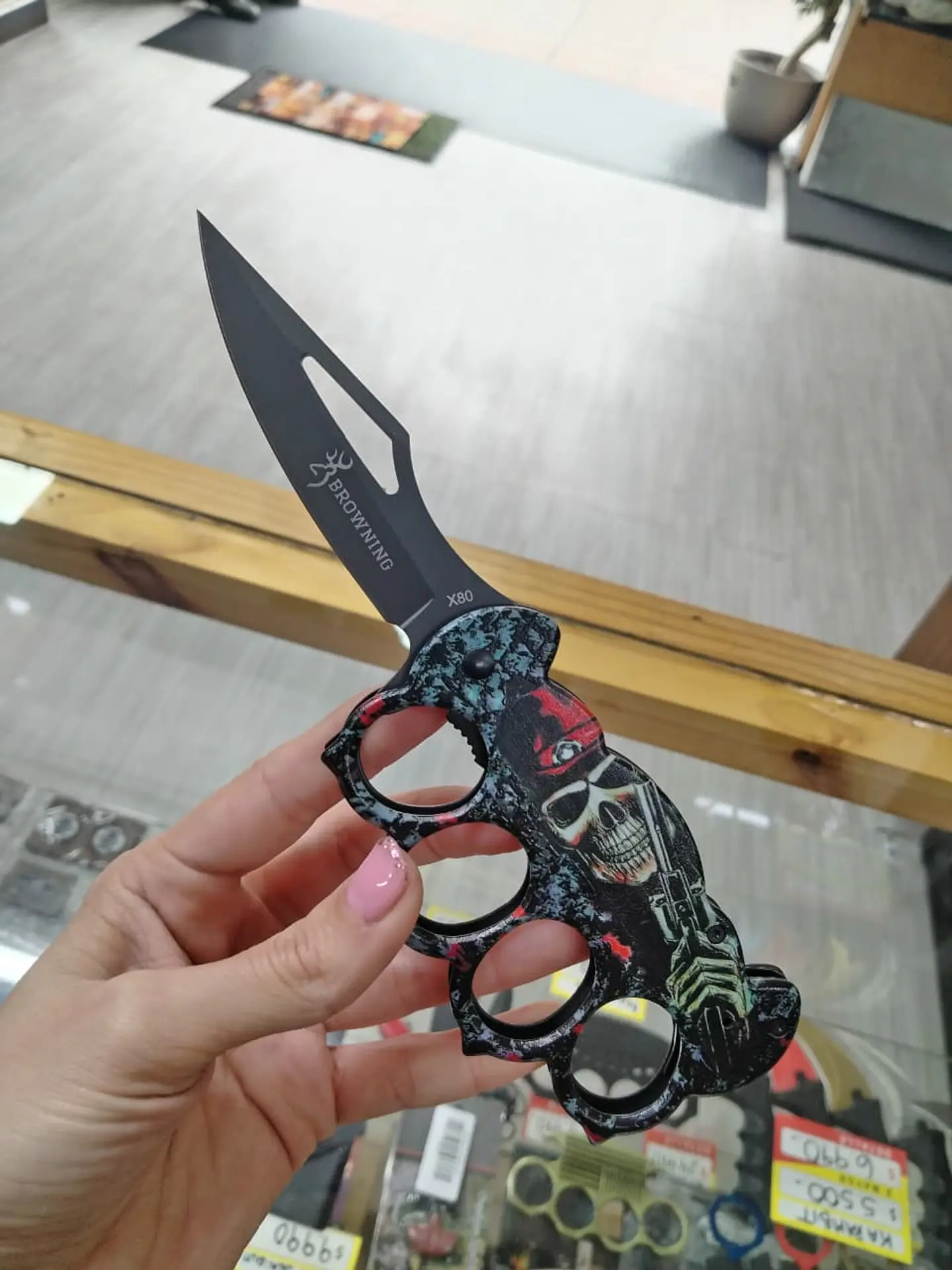CUCHILLO NAVAJA CON MANOPLA DISEÑO 3