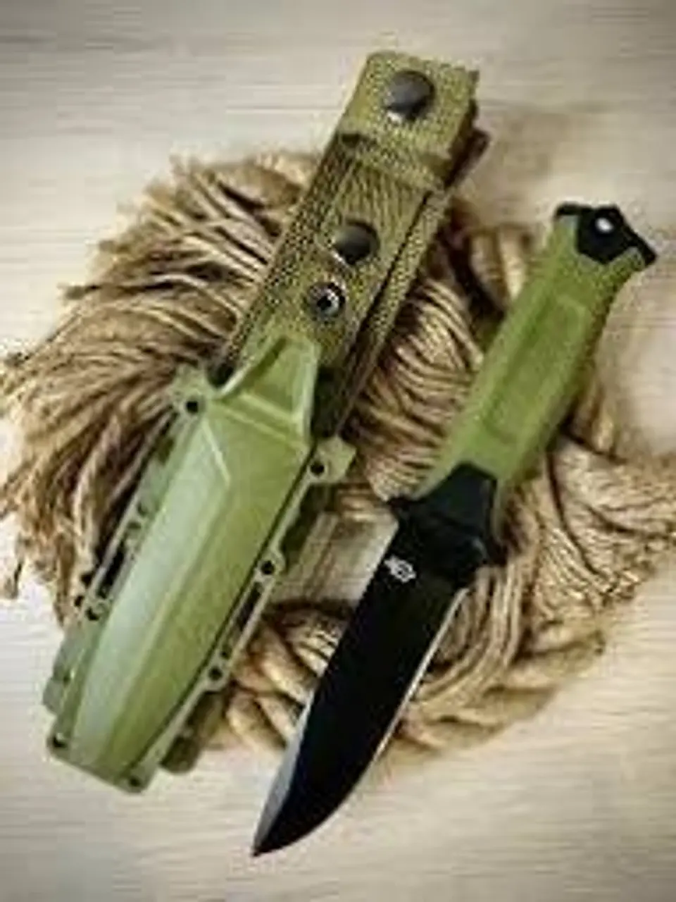 Cuchillo táctico Miliar con Funda Strongarm   4