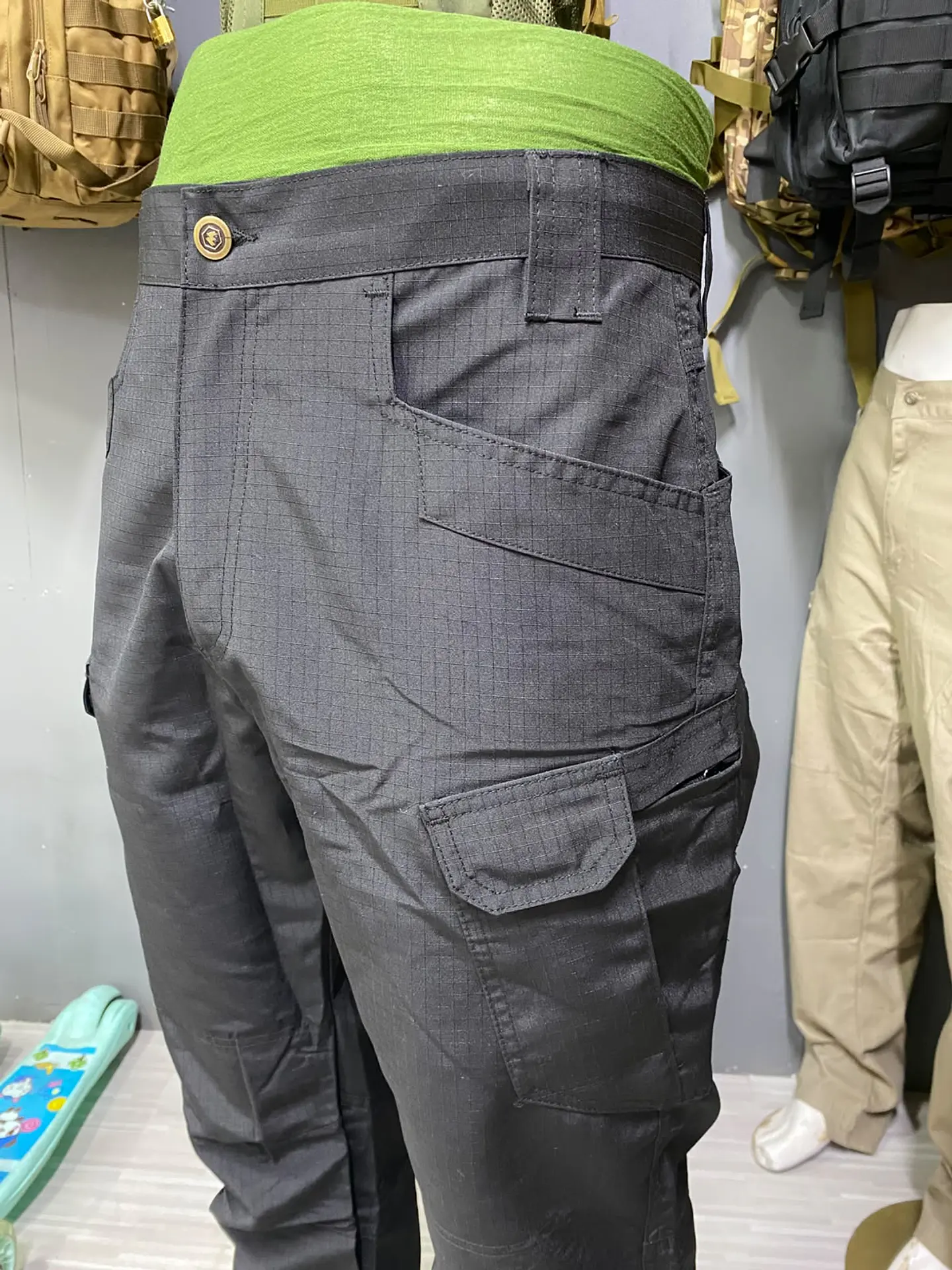 Pantalón Táctico Cargo Negro Modelo IX7 3