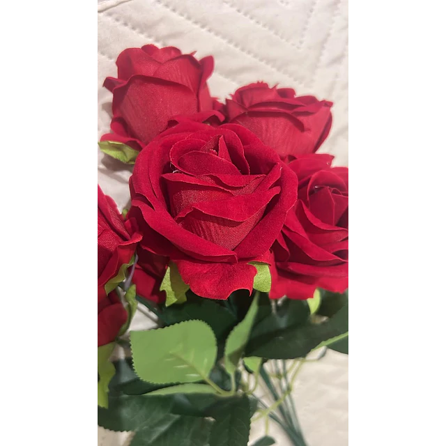 Ramo Rosas Rojas Artificiales 7 Unidades 44cm Terciopelo 10